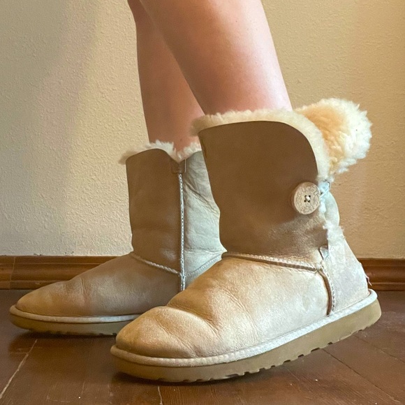 Tall Ugg Boots - Picture 1 of 5